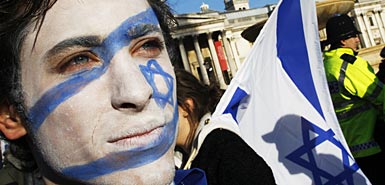 Thousands join protest against Gaza offensive 